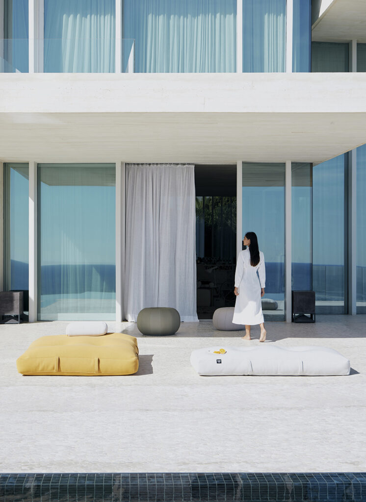 Bali Bed Outdoor Patio garden furniture pouf
